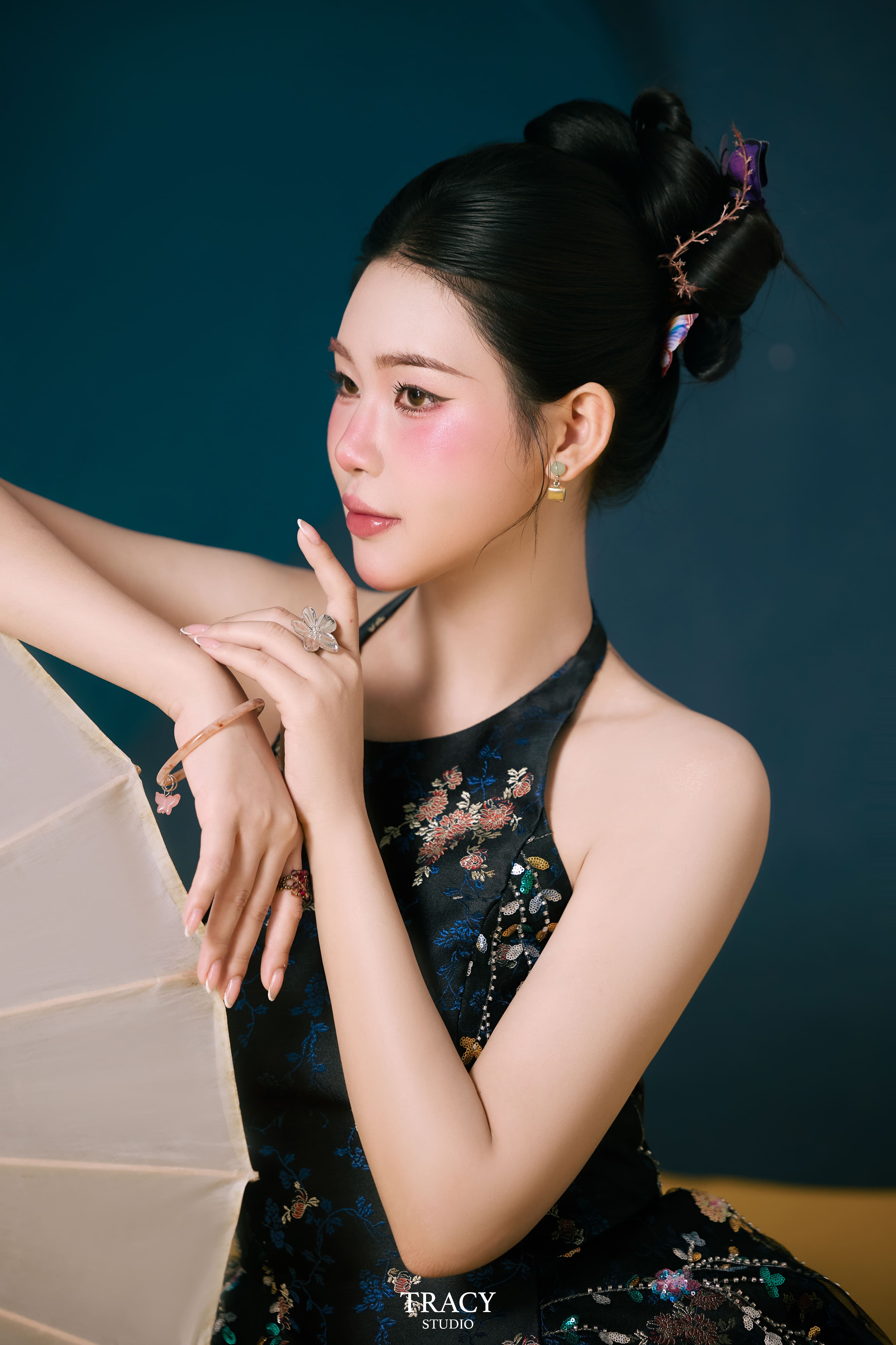 frontend/img/gallery/anh-tet-yem-ao-dai/tracy-studio-chup-yem-tho (4).jpg